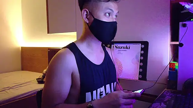 Snapshot of OnlyHand9x chatting on June 7, 4:44 pm OnlyHand9x online show from June 7, 4:44 pm