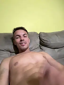 Snapshot of Naldopaugrand chatting on February 24, 2:42 am Naldopaugrand online show from February 24, 2:42 am