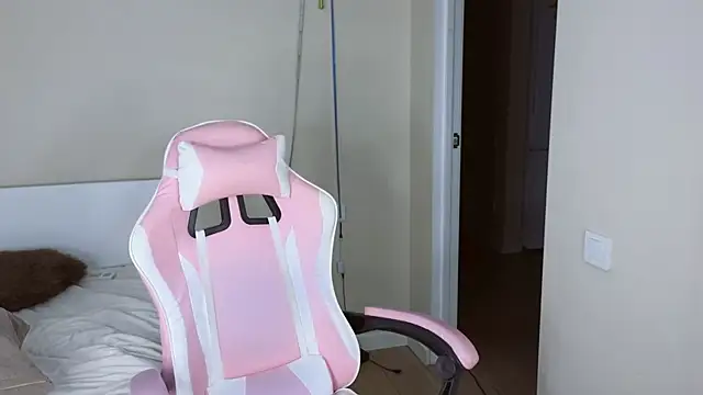 jasmilee online show from March 31, 7:25 pm