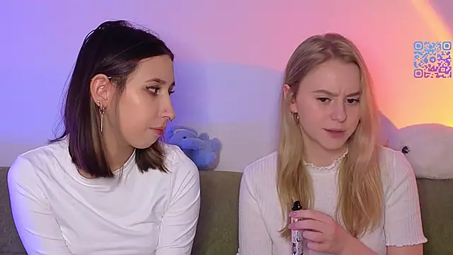 Mimipaws online show from March 21, 7:28 pm