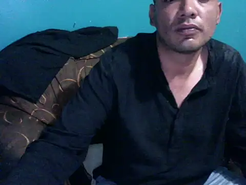 Snapshot of latinomoreno95 chatting on May 15, 11:01 pm latinomoreno95 online show from May 15, 11:01 pm