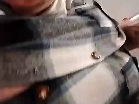 Snapshot of Oilkong2022 chatting on April 6, 10:38 am Oilkong2022 online show from April 6, 10:38 am