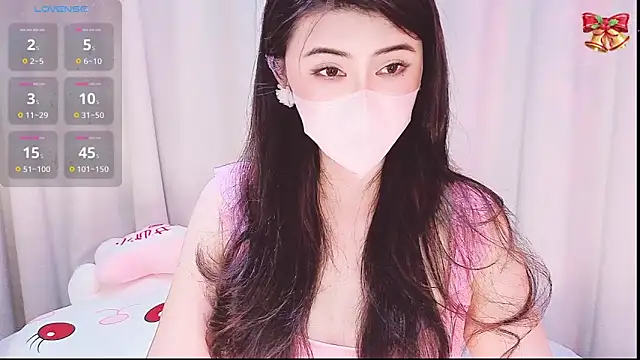 Snapshot of 1-Emma-1 chatting on May 15, 11:06 am 1-Emma-1 online show from May 15, 11:06 am