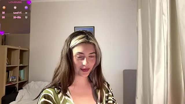 Dia DeAmas online show from June 10, 5:23 pm