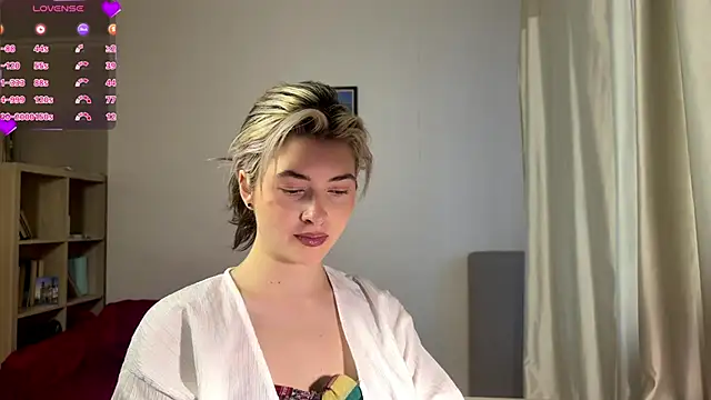 Dia DeAmas online show from June 11, 5:11 pm