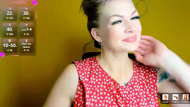 Snapshot of Madonna_Fire chatting on July 17, 12:01 pm Madonna Fire online show from July 17, 12:01 pm