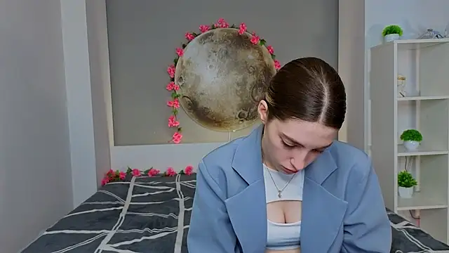 BrianneMallory online show from February 15, 6:10 am