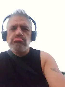 Snapshot of eddy73xxx chatting on July 17, 12:28 am eddy73xxx online show from July 17, 12:28 am