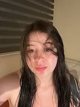 Snapshot of evelynrosess1 chatting on April 25, 12:57 am evelynrosess1 online show from April 25, 12:57 am