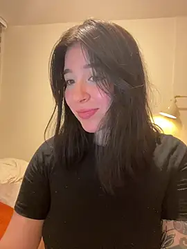 Snapshot of evelynrosess1 chatting on June 22, 4:09 am evelynrosess1 online show from June 22, 4:09 am