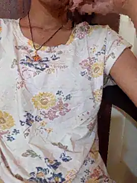 Snapshot of Kanchan7909 chatting on April 25, 1:41 am Kanchan7909 online show from April 25, 1:41 am