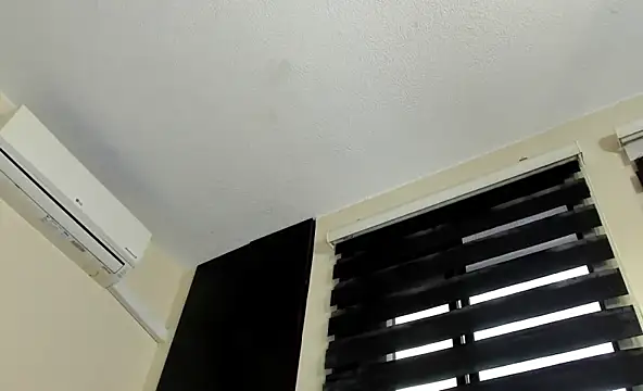 Snapshot of vanesadimaria chatting on February 5, 10:33 pm vanesadimaria online show from February 5, 10:33 pm