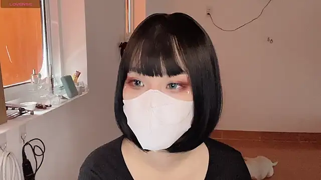 Snapshot of Tieu-May chatting on February 8, 6:50 am Tieu-May online show from February 8, 6:50 am