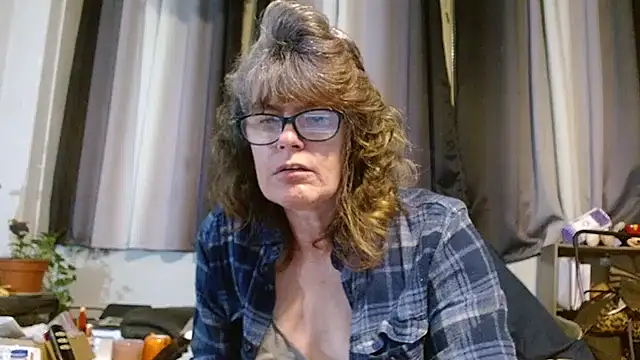 ladylavende3 online show from March 14, 2:10 am