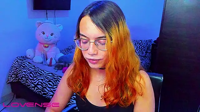 lillykittyyy online show from February 1, 8:51 pm