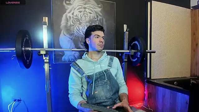 VelloTouch online show from February 4, 3:45 am