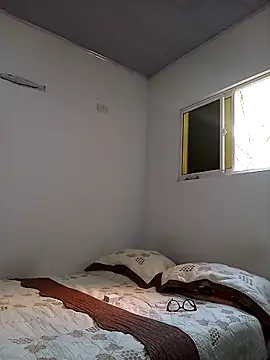 IIv0ryN0IIReX-XX online show from February 12, 2:23 pm