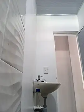 IIv0ryN0IIReX-XX online show from March 26, 2:44 pm