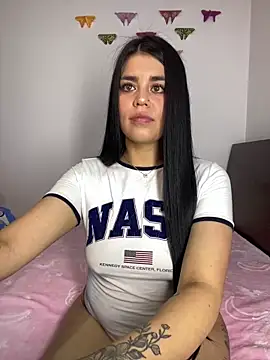 sophyy white online show from February 11, 10:15 pm