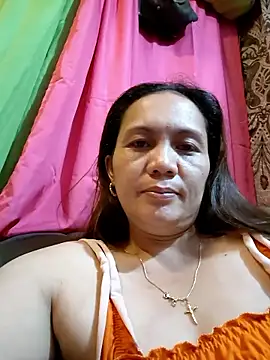 Snapshot of prettymomma24xx chatting on January 9, 1:47 pm prettymomma24xx online show from January 9, 1:47 pm