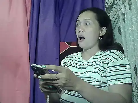 prettymomma24xx online show from May 28, 10:23 am