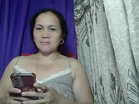 prettymomma24xx online show from June 19, 7:50 pm