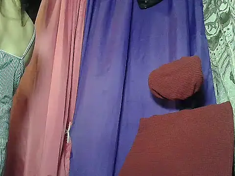prettymomma24xx online show from July 6, 1:30 pm