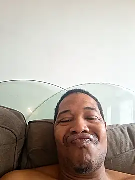 Snapshot of moneyboi1988 chatting on January 6, 3:05 pm moneyboi1988 online show from January 6, 3:05 pm