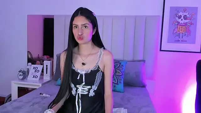 Snapshot of soffy_hilltom chatting on February 10, 11:36 am soffy hilltom online show from February 10, 11:36 am