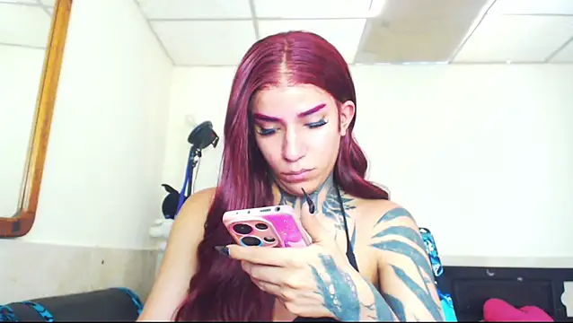 Snapshot of jazmin_wolf chatting on April 22, 4:19 pm jazmin wolf online show from April 22, 4:19 pm