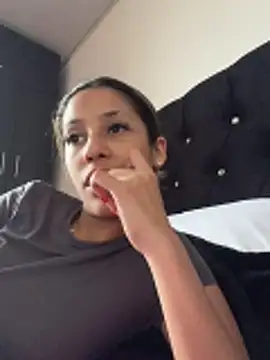 vicky bass  online show from March 9, 8:13 pm