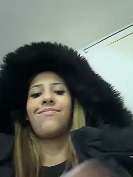 vicky bass  online show from March 29, 2:22 am