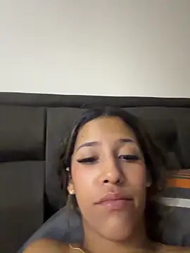 vicky bass  online show from May 19, 1:11 am