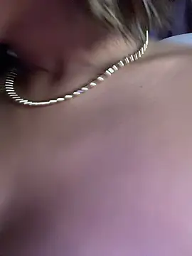 vicky bass  online show from June 28, 1:33 am