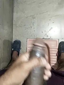 Snapshot of 8inchhere chatting on February 14, 9:22 pm 8inchhere online show from February 14, 9:22 pm