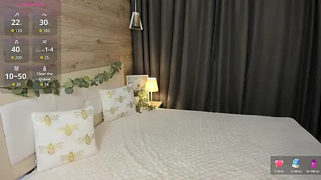 BlondeHott online show from January 17, 7:02 am