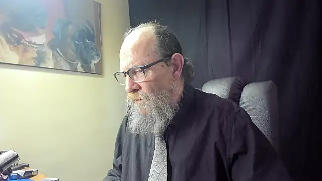 Snapshot of Uncle_Hottie chatting on January 18, 3:38 pm Uncle Hottie online show from January 18, 3:38 pm