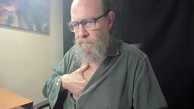 Snapshot of Uncle_Hottie chatting on February 6, 2:53 pm Uncle Hottie online show from February 6, 2:53 pm