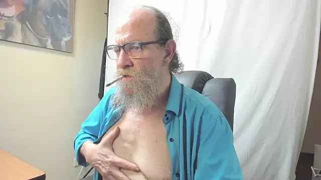 Snapshot of Uncle_Hottie chatting on February 15, 7:51 am Uncle Hottie online show from February 15, 7:51 am