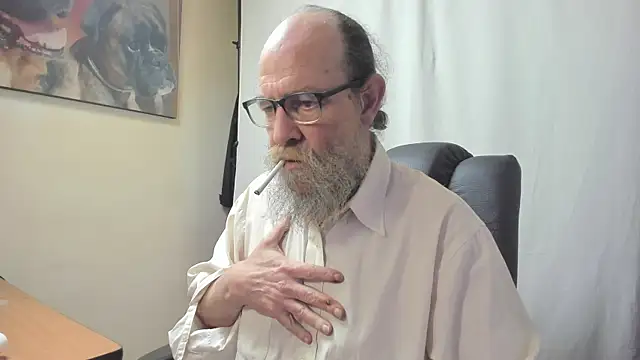 Snapshot of Uncle_Hottie chatting on February 19, 5:42 pm Uncle Hottie online show from February 19, 5:42 pm
