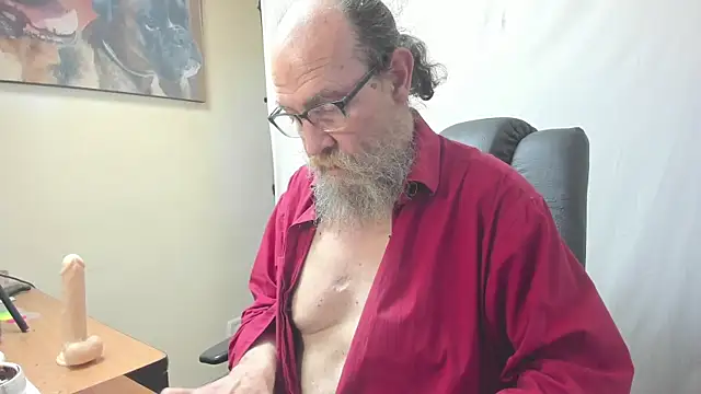 Snapshot of Uncle_Hottie chatting on February 26, 5:23 pm Uncle Hottie online show from February 26, 5:23 pm