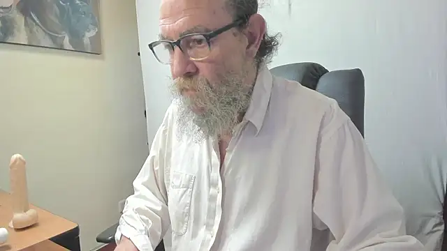 Snapshot of Uncle_Hottie chatting on February 28, 4:19 pm Uncle Hottie online show from February 28, 4:19 pm