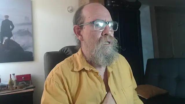 Snapshot of Uncle_Hottie chatting on July 6, 5:48 pm Uncle Hottie online show from July 6, 5:48 pm