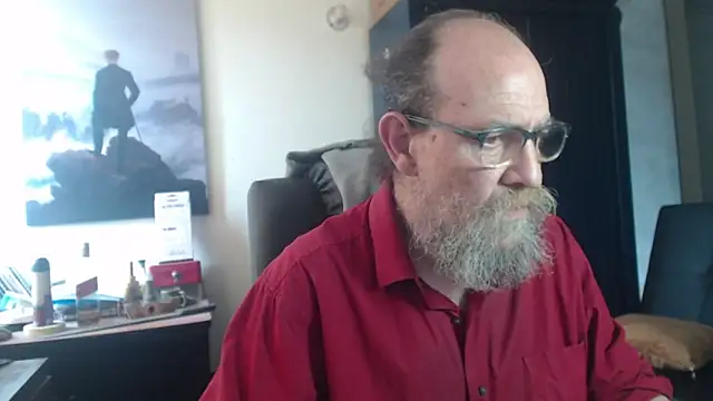 Snapshot of Uncle_Hottie chatting on July 9, 3:49 pm Uncle Hottie online show from July 9, 3:49 pm