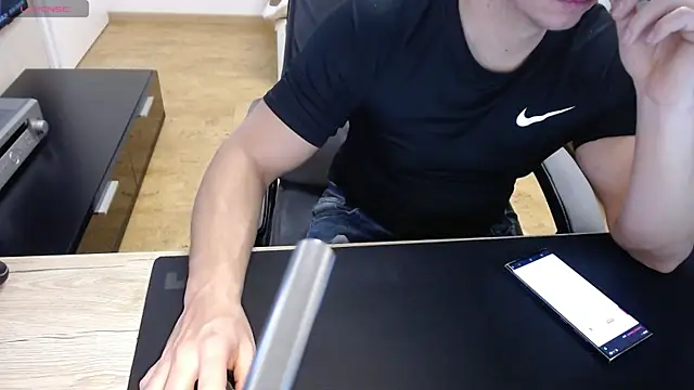 Snapshot of sensualman90 chatting on April 17, 10:35 pm sensualman90 online show from April 17, 10:35 pm