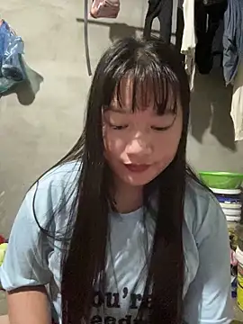 Snapshot of Suni-ii chatting on May 12, 12:02 pm Suni-ii online show from May 12, 12:02 pm