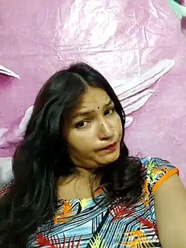 Snapshot of Priyaa_1433 chatting on July 17, 5:40 pm Priyaa 1433 online show from July 17, 5:40 pm