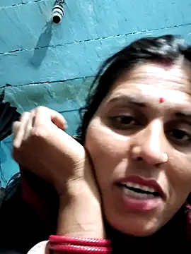 Snapshot of Bhavna8080 chatting on July 20, 11:18 pm Bhavna8080 online show from July 20, 11:18 pm