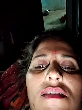 Snapshot of Bhavna8080 chatting on August 3, 11:08 pm Bhavna8080 online show from August 3, 11:08 pm