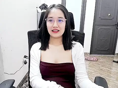 Shulee- online show from February 23, 3:26 am